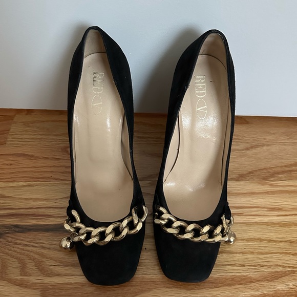 RED Valentino Suede Square Toe/Hill Chain Trim Pumps - Picture 3 of 12
